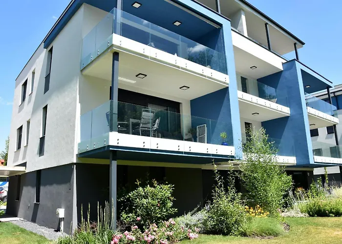 Blue Sapphire Apartment *